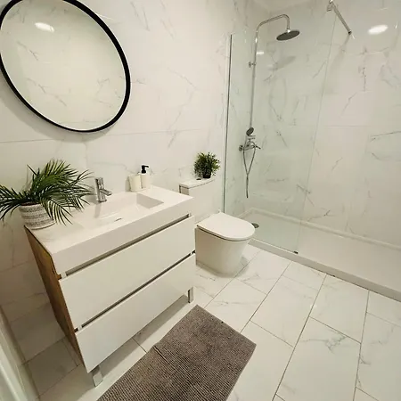 Luxury Spacious Flat Marques De Pombal Lägenhet