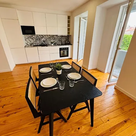 Luxury Spacious Flat Marques De Pombal * Lizbona